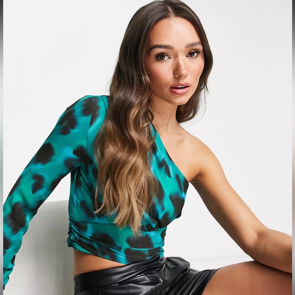 ASOS one sleeve top in blurred animal print sz 8/medium